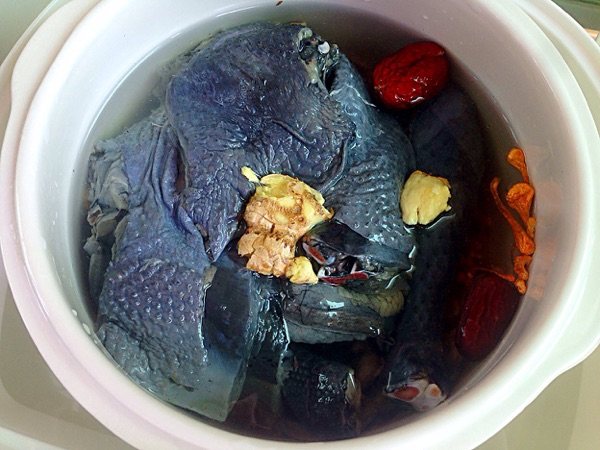 红枣炖乌鸡汤步骤7