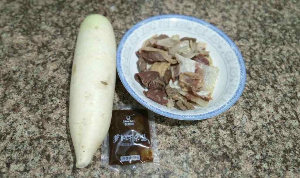 萝卜牛杂汤步骤1