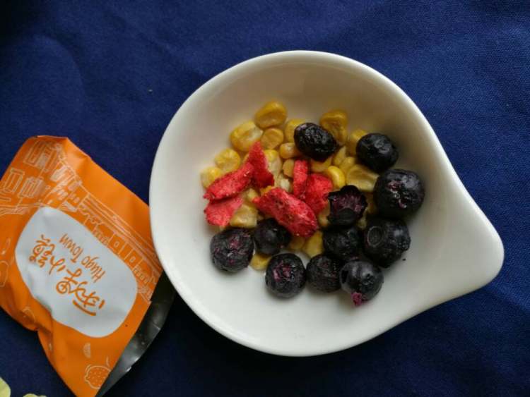 牛奶燕麦冻果干粥步骤6