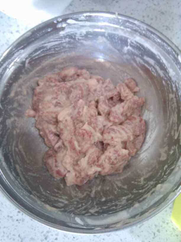 酸菜瘦肉汤步骤3