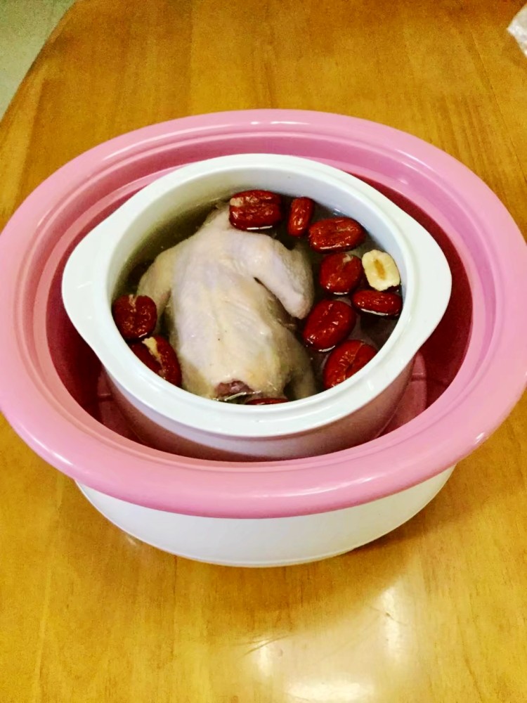 峨参炖白鸽步骤5
