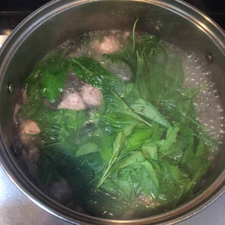 枸杞叶丸子汤步骤7