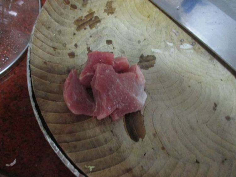 虫草花石斛煲鸭汤步骤2