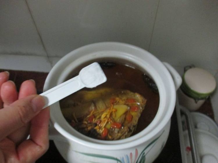 虫草花石斛煲鸭汤步骤11
