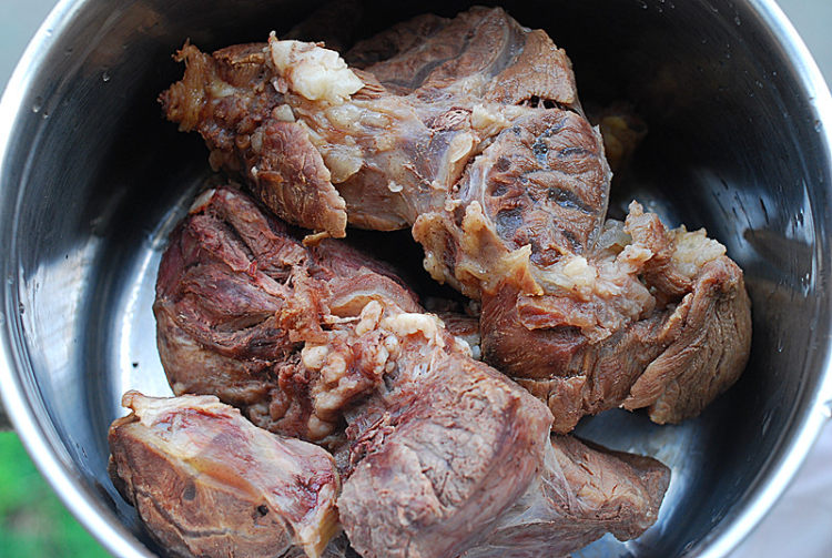 香醇牛肉汤面步骤3
