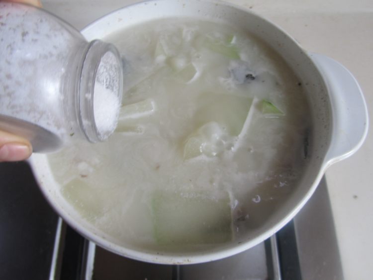 冬瓜财鱼汤步骤9