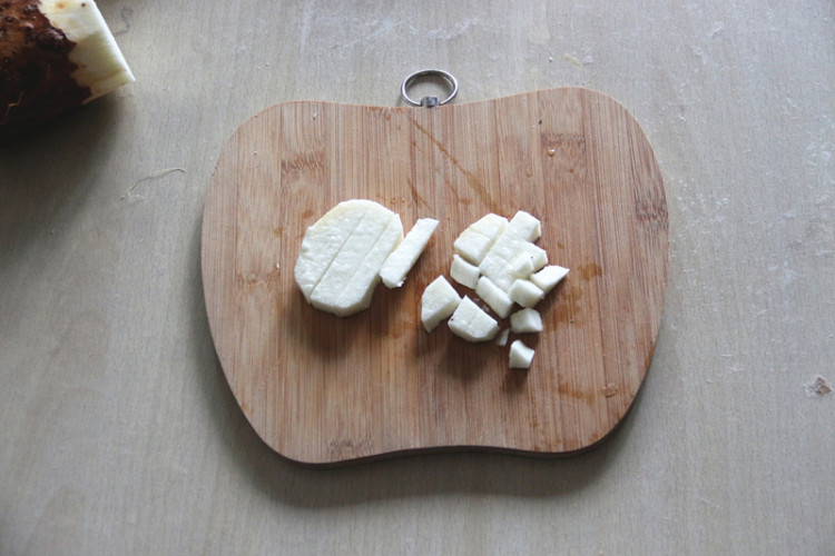 豆浆机版洋葱淮山玉米步骤3