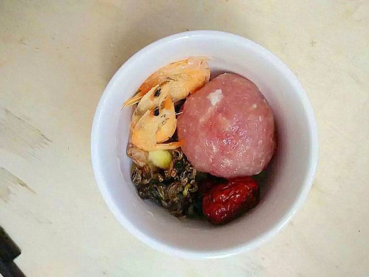 铁皮石斛肉汁汤步骤2