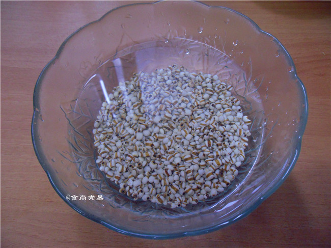 薏仁土茯苓大骨汤步骤1