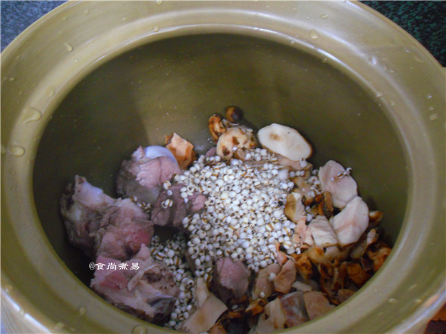 薏仁土茯苓大骨汤步骤7