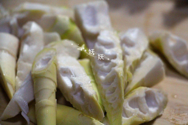 腌笃鲜步骤2
