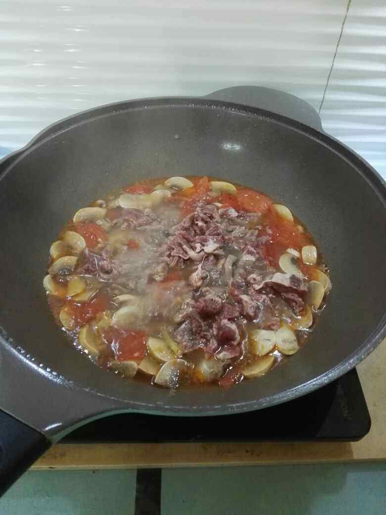 红菇牛肉汤步骤9