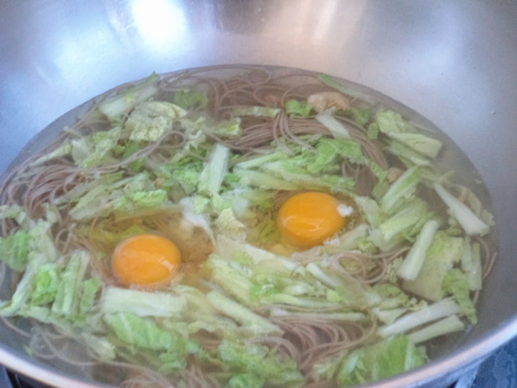 鸡蛋荞麦面汤步骤5