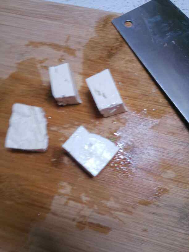 番茄黄瓜肉丸汤步骤2