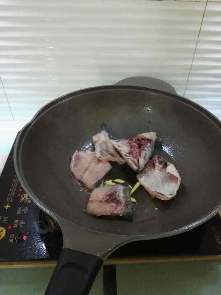 笋丝草鱼步骤3