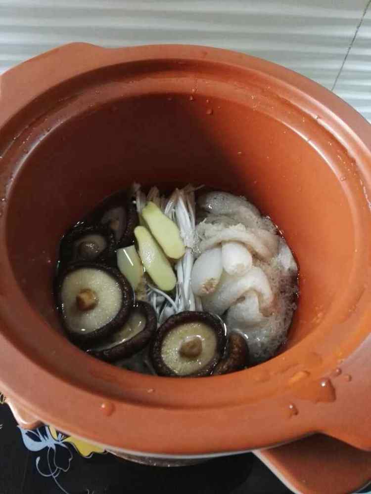 竹荪金菇汤步骤5