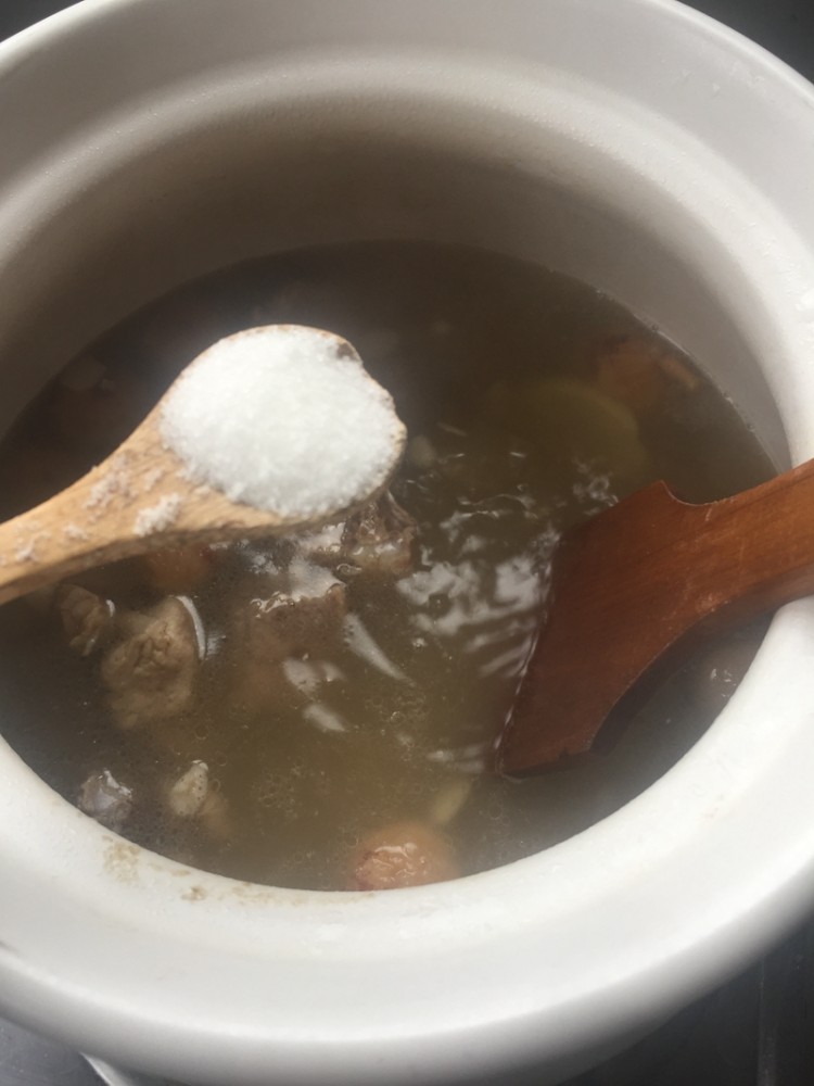 南北杏无花果煲排骨步骤8