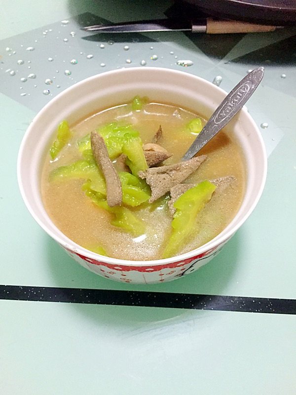 猪肝瘦肉苦瓜汤步骤8