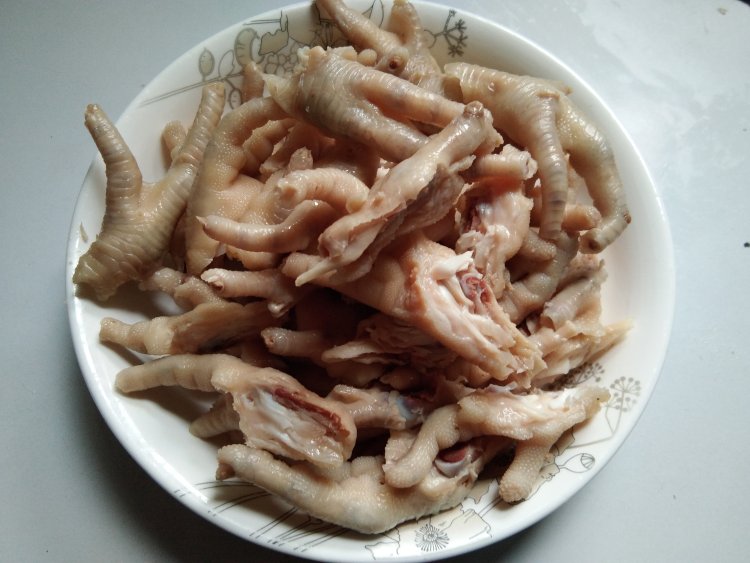 花生鸡脚汤步骤2
