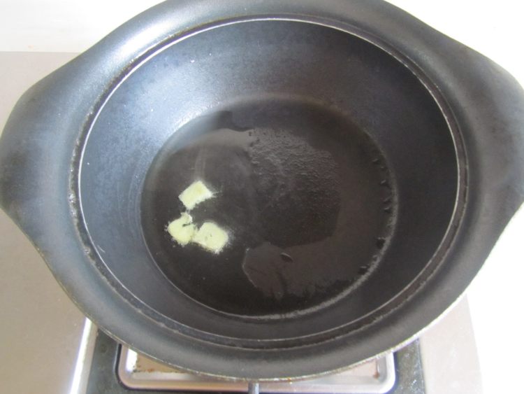 豆腐海鲜菇豆苗蛋花汤步骤2