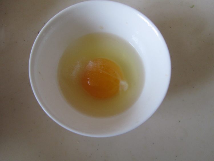 豆腐海鲜菇豆苗蛋花汤步骤7