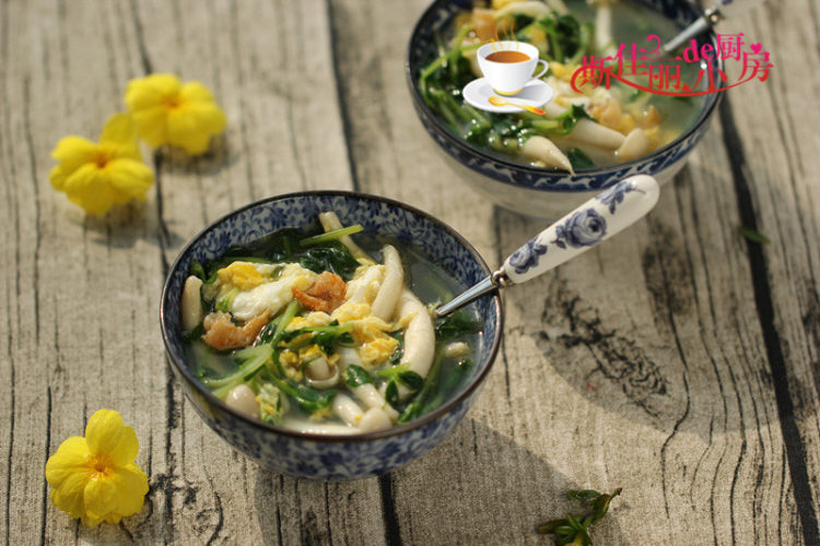 豆腐海鲜菇豆苗蛋花汤步骤10