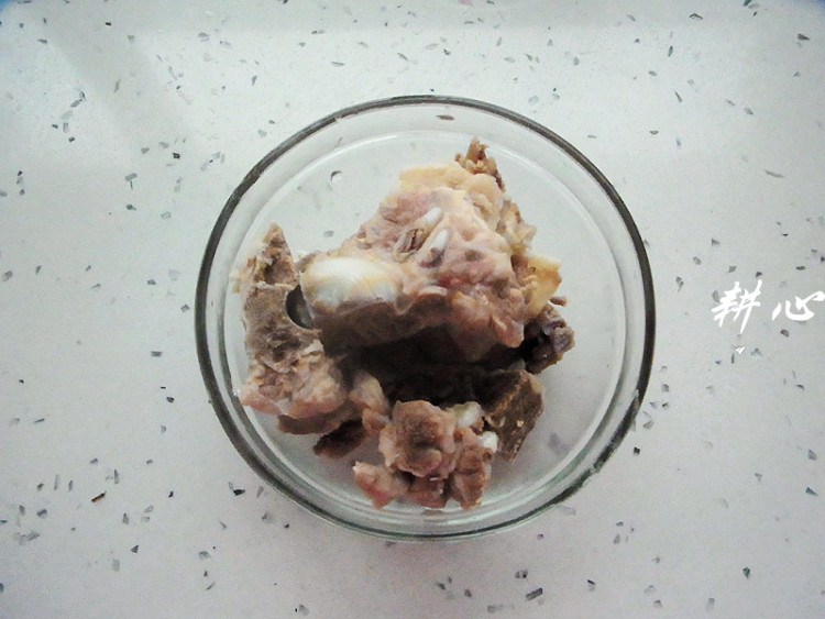 刺参菠菜猪骨汤步骤2