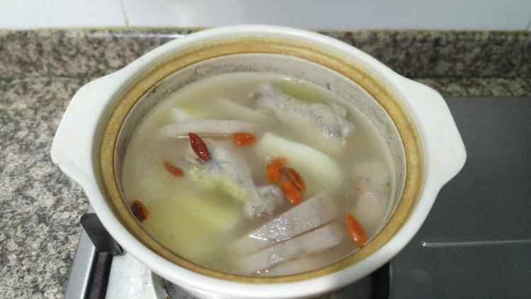 莲藕山药鸡汤步骤6