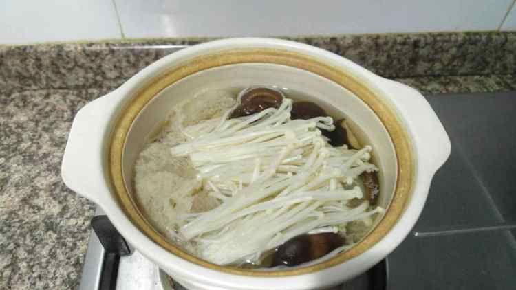 竹荪金针菇汤步骤7