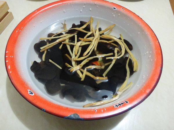 肉丸杂蔬汤步骤1