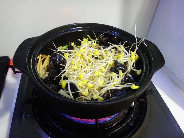 肉丸杂蔬汤步骤7