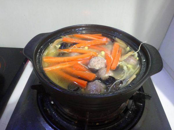 肉丸杂蔬汤步骤10