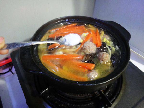 肉丸杂蔬汤步骤11
