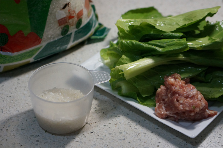 青菜肉末绵粥步骤1