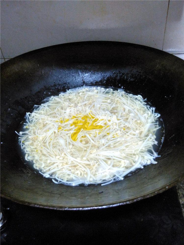 金针菇虾皮汤步骤8