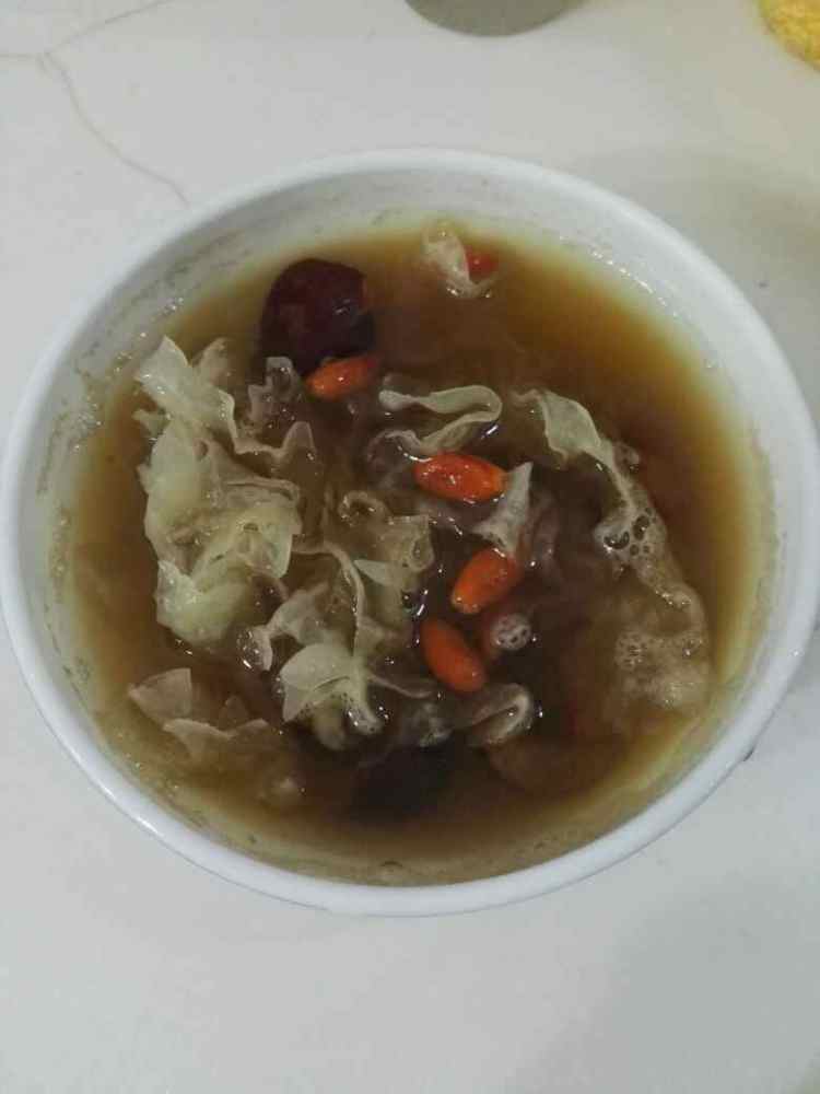 红枣枸杞银耳汤步骤8