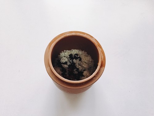 三豆薏米粥步骤6