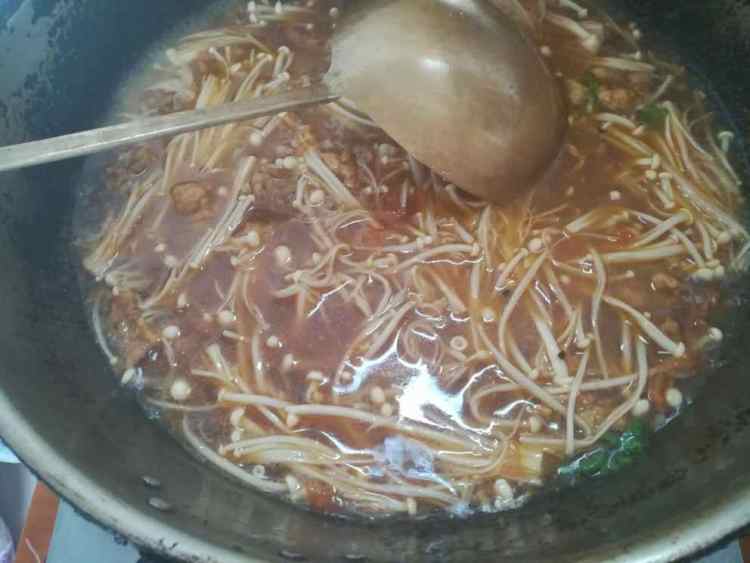 金针菇番茄肉丸汤步骤10