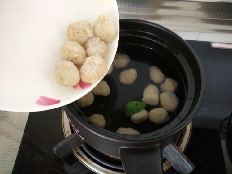 紫菜肉丸汤步骤2