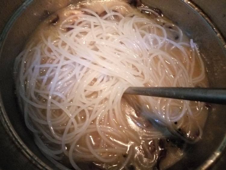 木耳鸡肉炖粉条步骤5