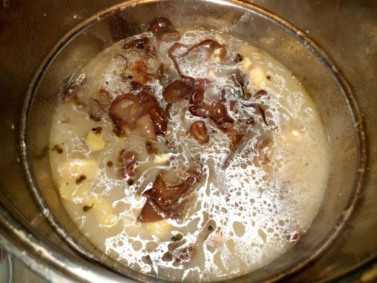 木耳鸡肉炖粉条步骤4