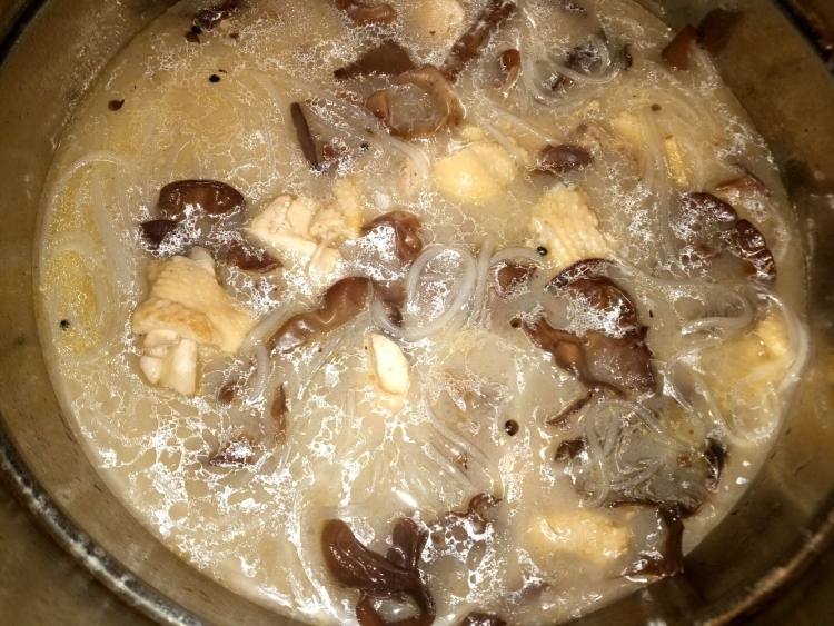 木耳鸡肉炖粉条步骤6