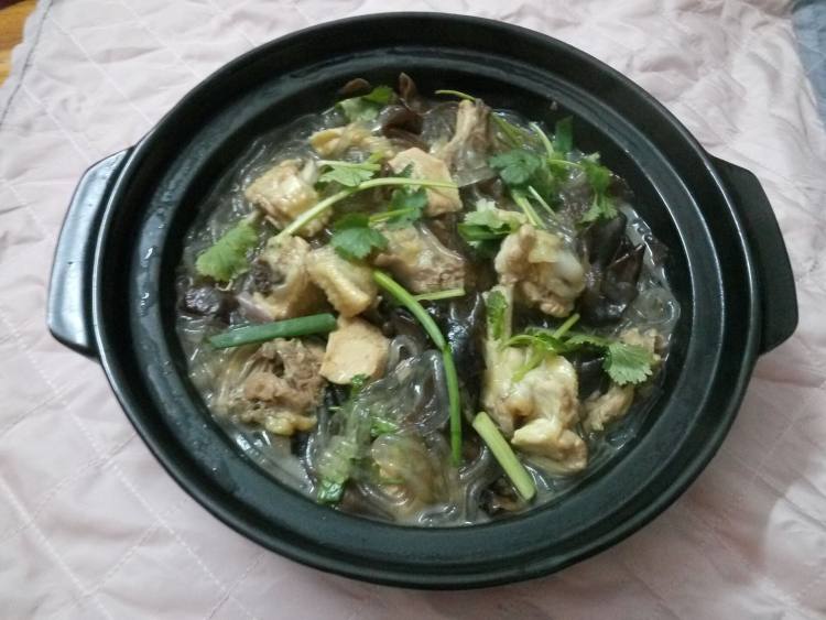 木耳鸡肉炖粉条步骤8