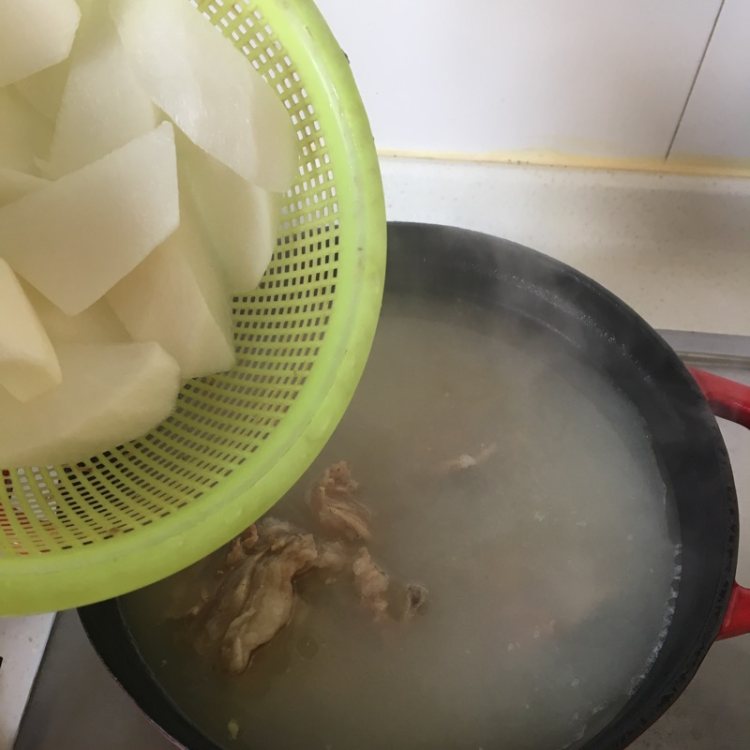 牛骨萝卜汤步骤5