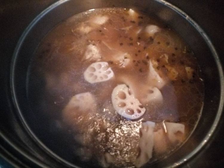 莲藕鸭肉汤步骤5