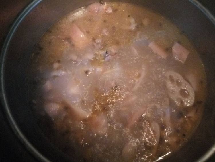 莲藕鸭肉汤步骤8