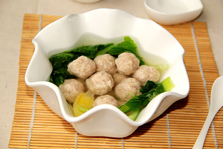 白菜肉丸汤步骤8