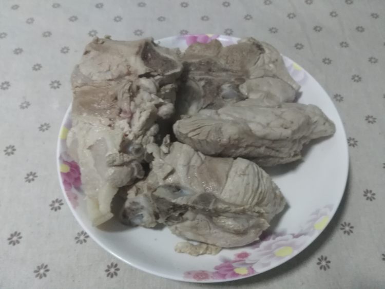 玉米板栗骨头汤步骤6