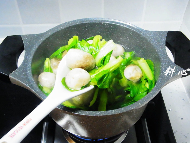 青菜草菇汤步骤4