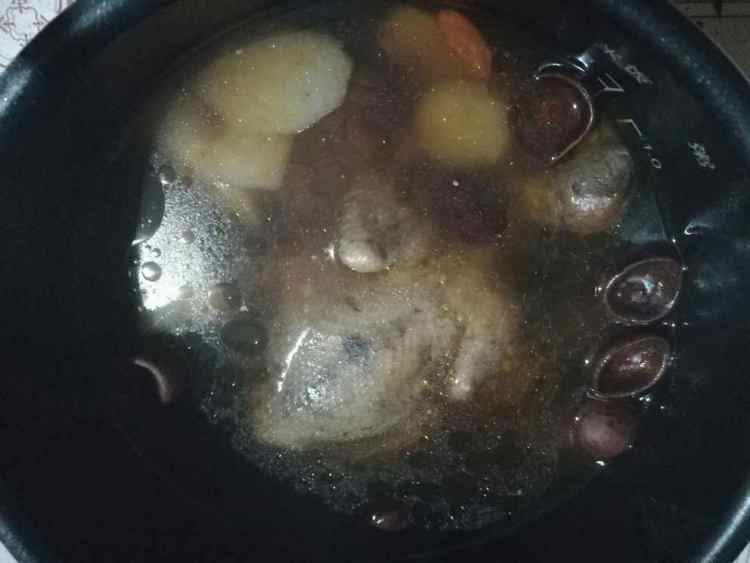 乳鸽大补汤步骤7